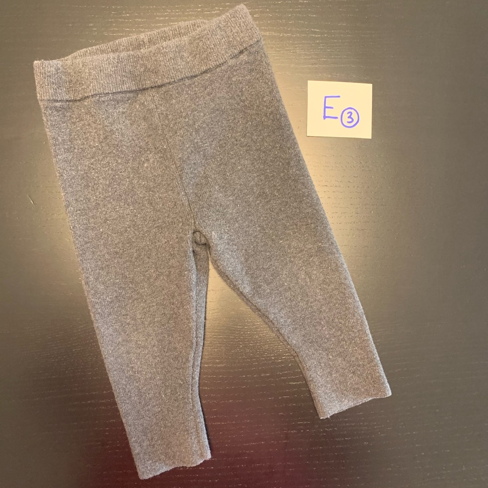 ⭐️2/$6.00⭐️ Joe Fresh 6-12m Stretchy Grey Tight Style Leggings